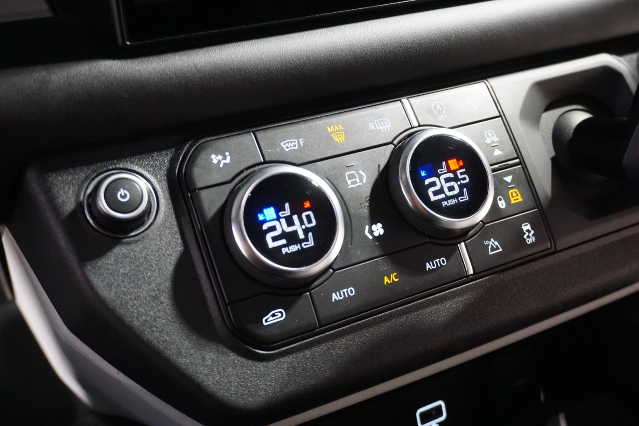 Land Rover Defender 110 3.0 D300 MHEV X-Dynamic HSE SUV 5dr Diesel Auto 4WD Euro 6 (s/s) (300 ps)